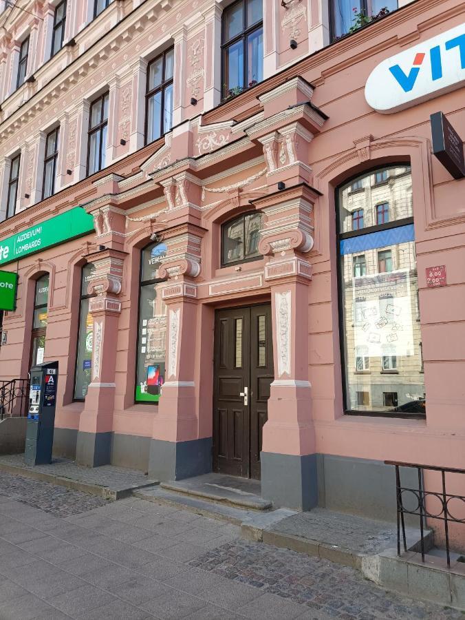 Centrally Located Studio Apartment Рига Екстериор снимка